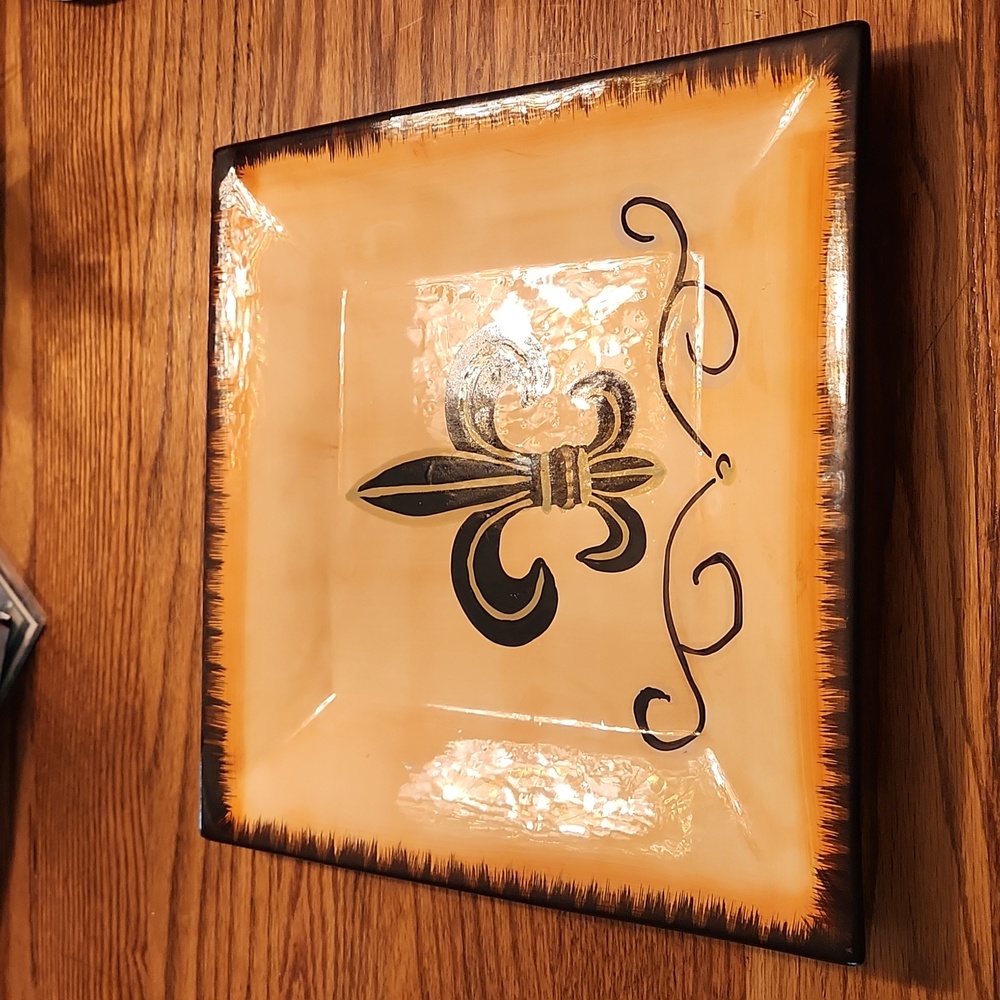 Fleur De Lis Planter⚜️ Beautiful